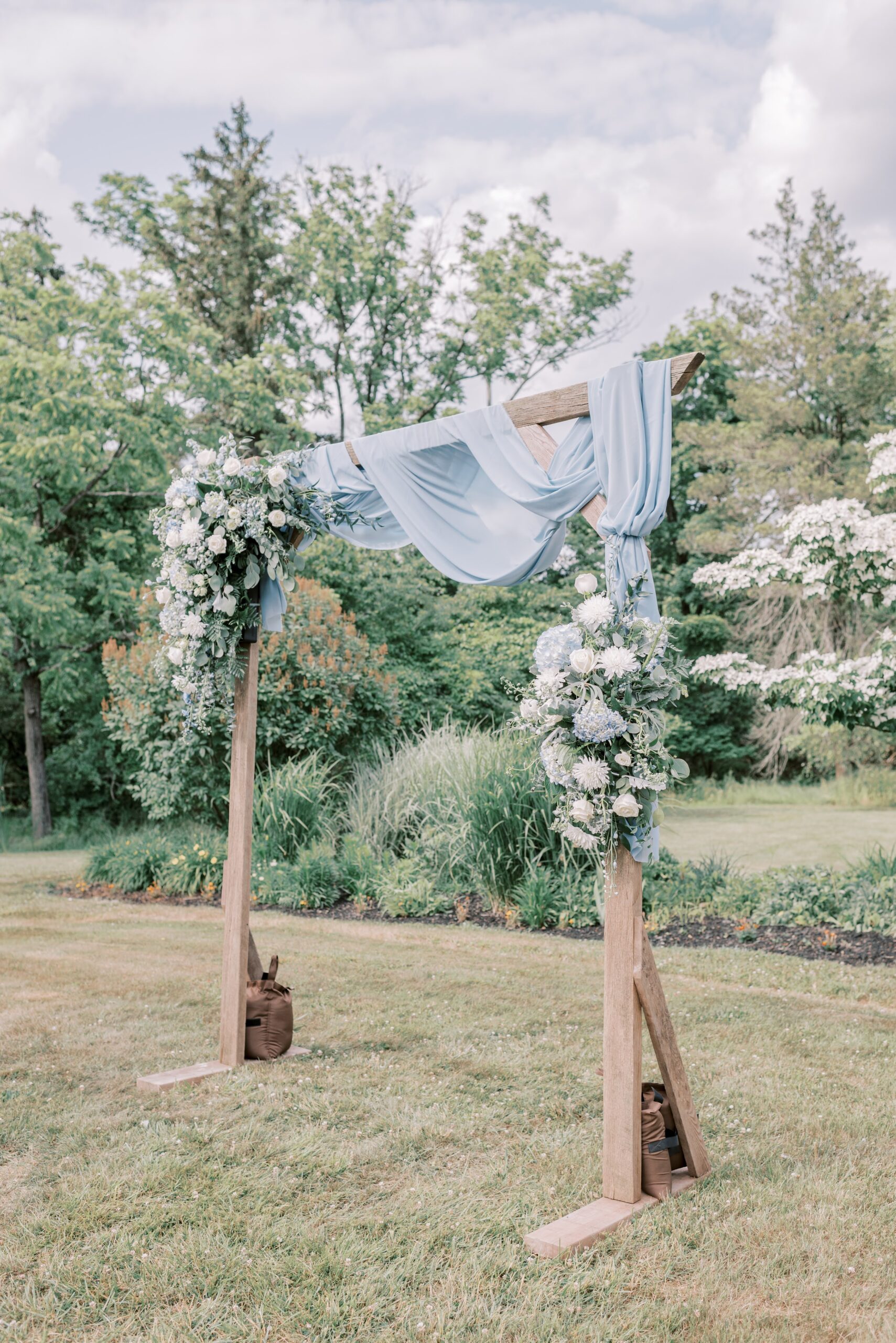 Perkasie florist wedding flowers-Laura-Gares-Photography